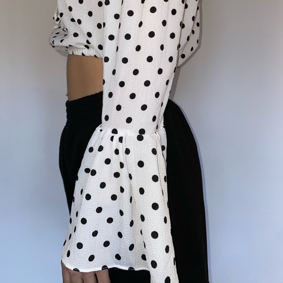 Off Shoulder Polka Dot Crop Top - Picture 4 of 4